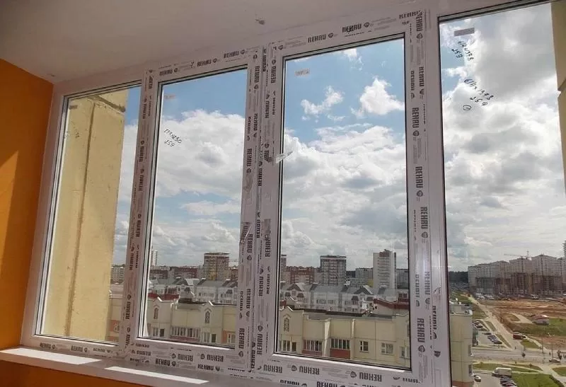 Какие окна на балкон лучше поставить: обзор вариантов