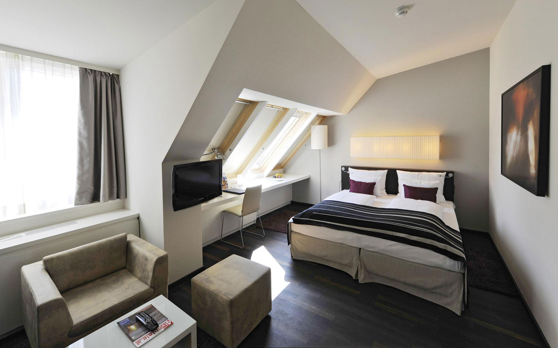 Дизайн комнаты 16 кв м: гостиная и спальня в одной комнате - реальные фото