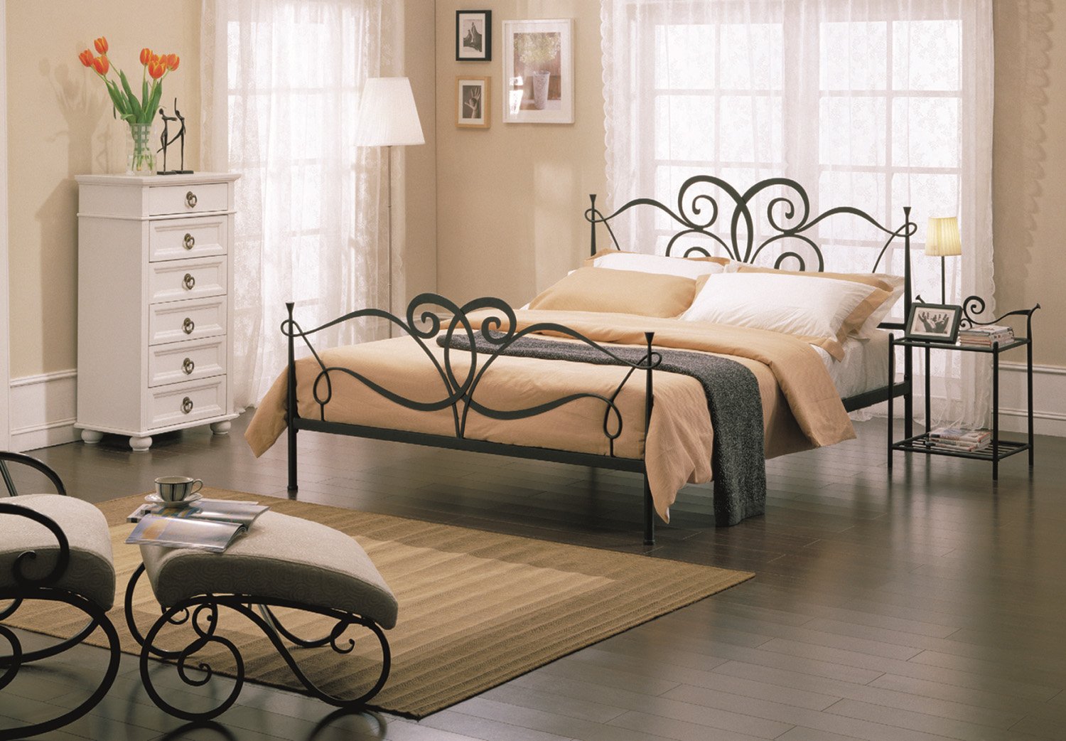 Кованые кровати: 100+ фото лучших вариантов в интерьере спальни