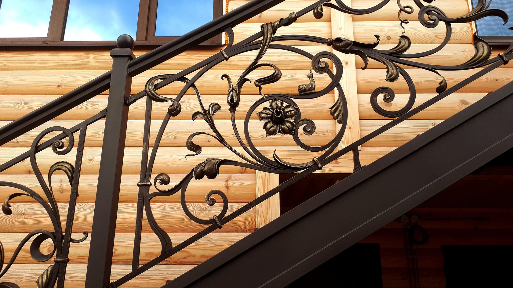 Эксклюзивные кованые лестницы в доме: 5 важных шагов