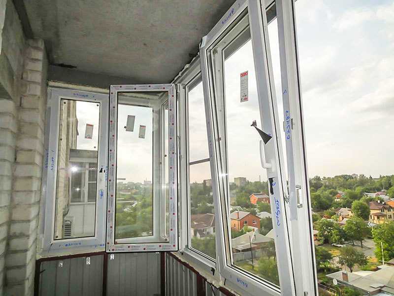 Остекление балкона пластиковыми окнами, видео инструкция