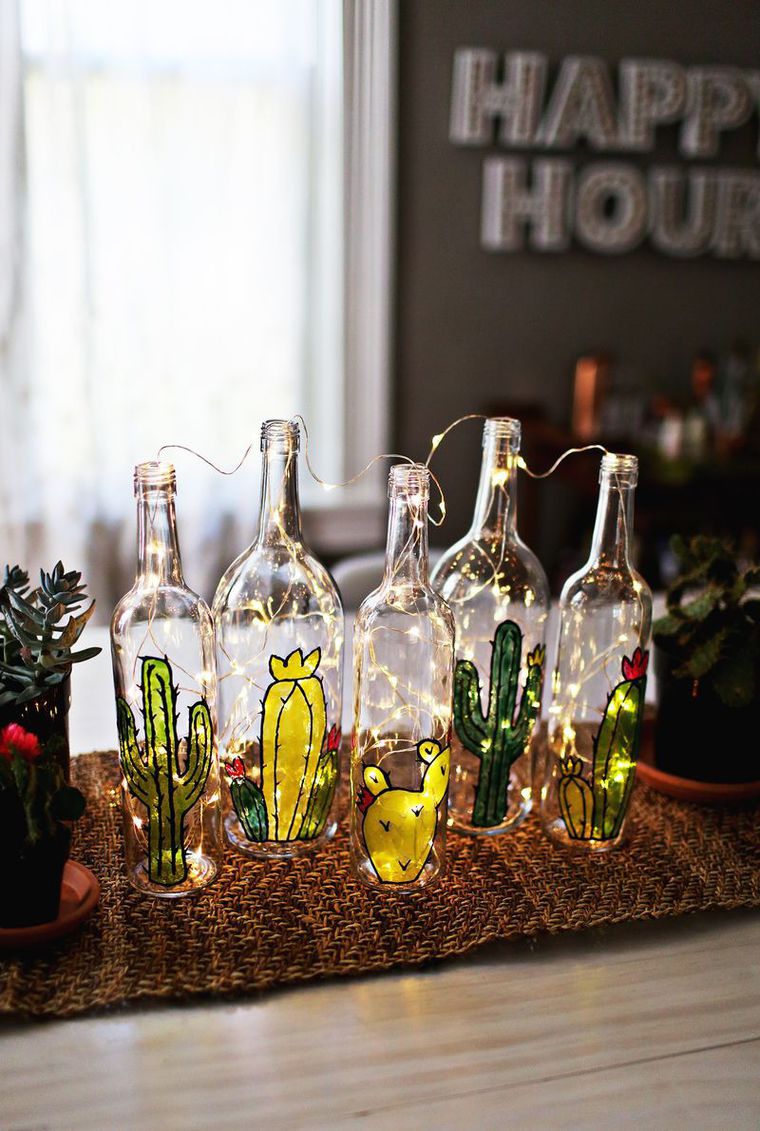 Бутылки в интерьере: потрясающее очарование разноцветного стекла
