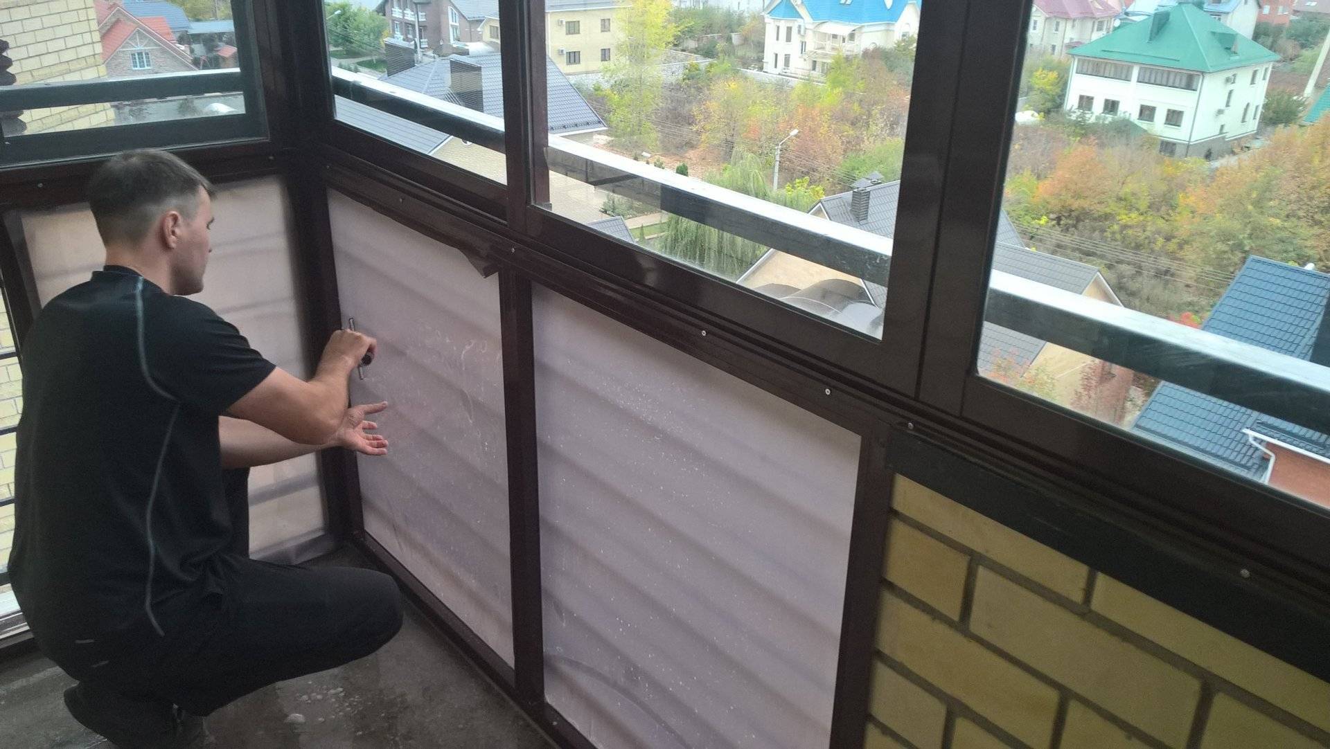 Тонировка балкона: зачем она нужна, как затонировать стёкла самостоятельно