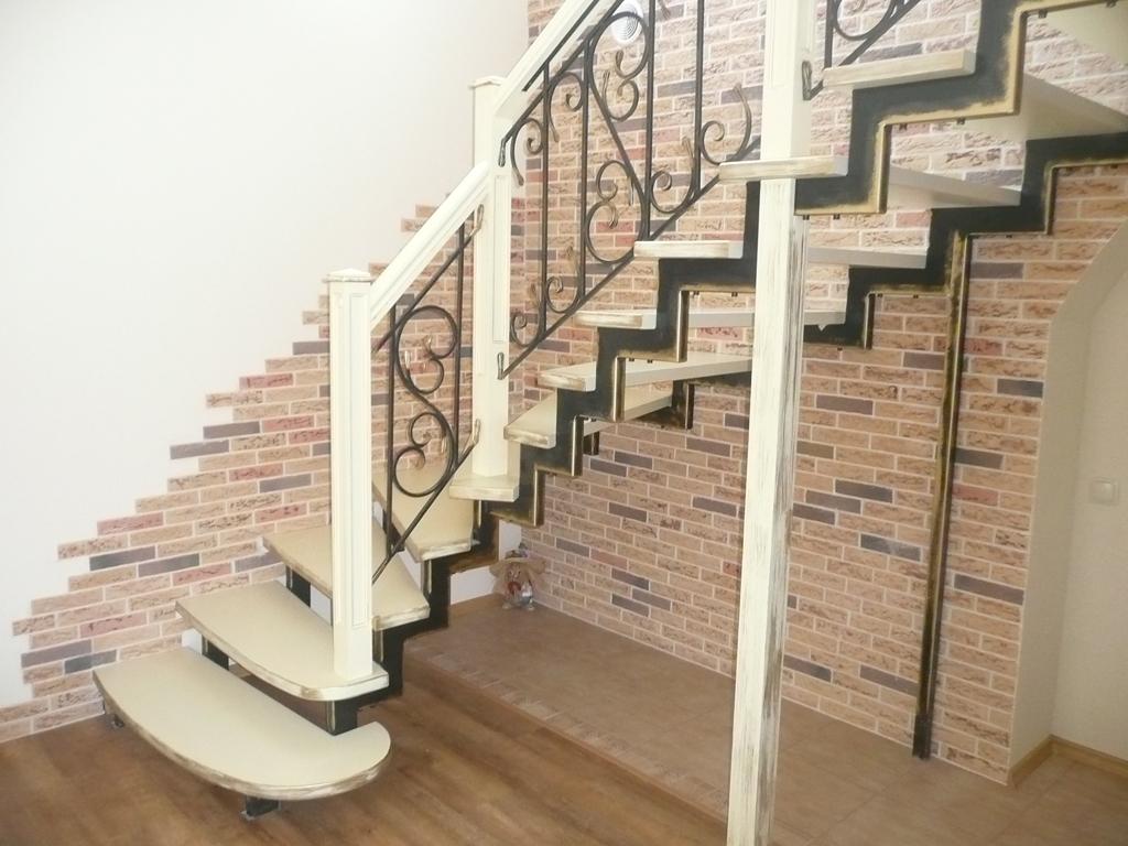 Деревянная лестница в частном доме: типы и характеристики, требования к безопасности, правильный монтаж деревянной лестницы - holz house